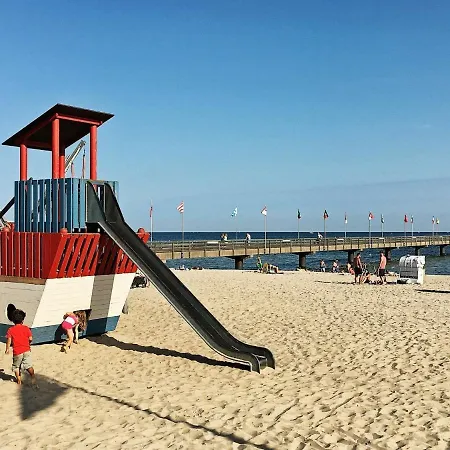 펜션 Three-bedroom Holiday In 9 *