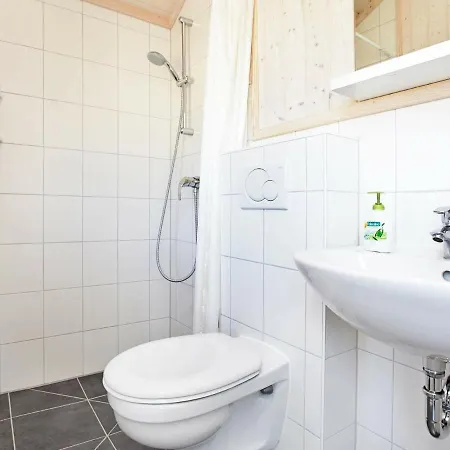 펜션 Three-bedroom Holiday In 9