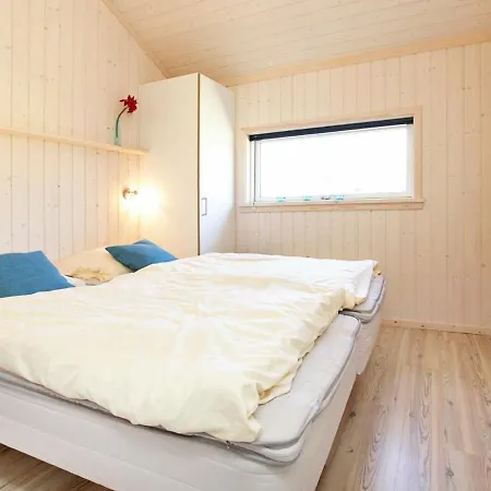 Three-bedroom Holiday In 9 펜션 *