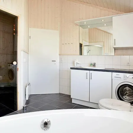 Three-bedroom Holiday In 9 펜션 Großenbrode